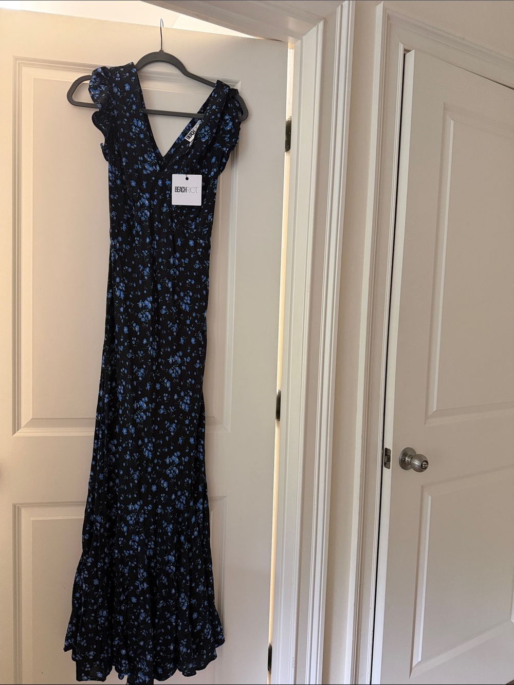 NWT beach riot dress - Picture 2 of 3